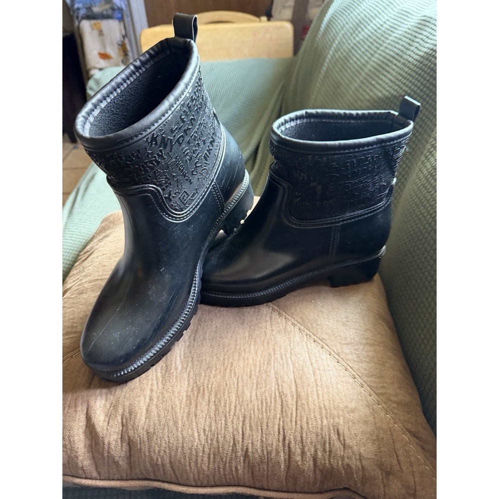 Dkny Women's Rainy Winter Booties, black Size 9